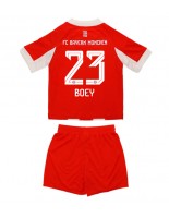 Bayern Munich Sacha Boey #23 Hjemmedraktsett Barn 2025-26 Korte ermer (+ bukser)